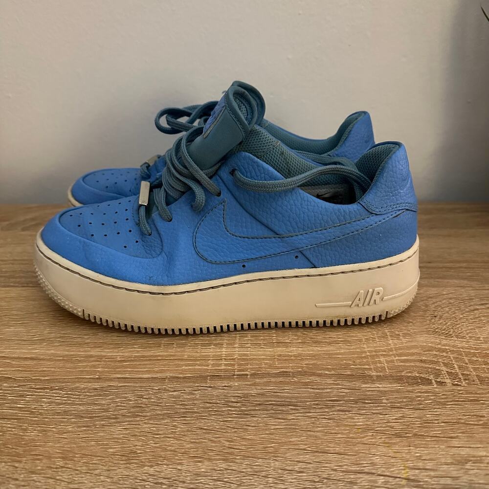 NIKE Women's Size 8 Air Force 1 Sage Low University Blue Sneakers - Picture 6 of 6